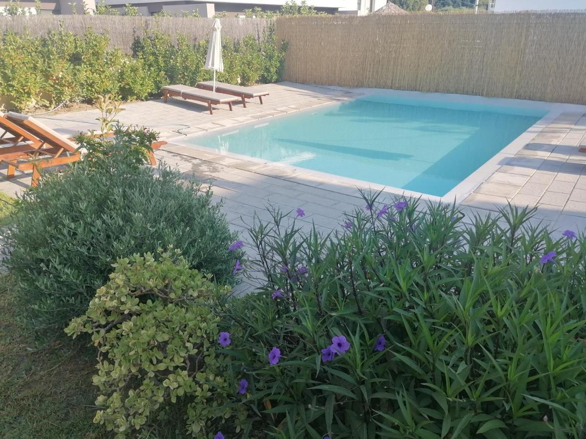 Endless Summer Pool Flat อิกเซีย ภายนอก รูปภาพ